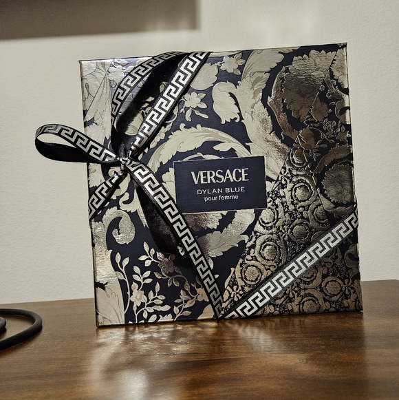 Versace Parfums Black Round Cosmetic Bag - Picture 12 of 12